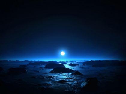 Luna Blue riflette sul paesaggio