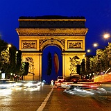 Parigi Champs Elysees luci notturne