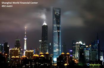 Shanghai World Financial Center la sua altezza è di 492 metri
